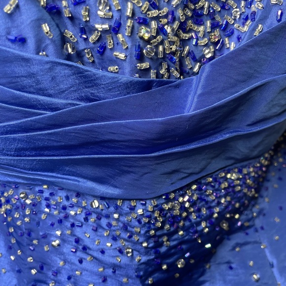 Dress - Picture 4 of 5